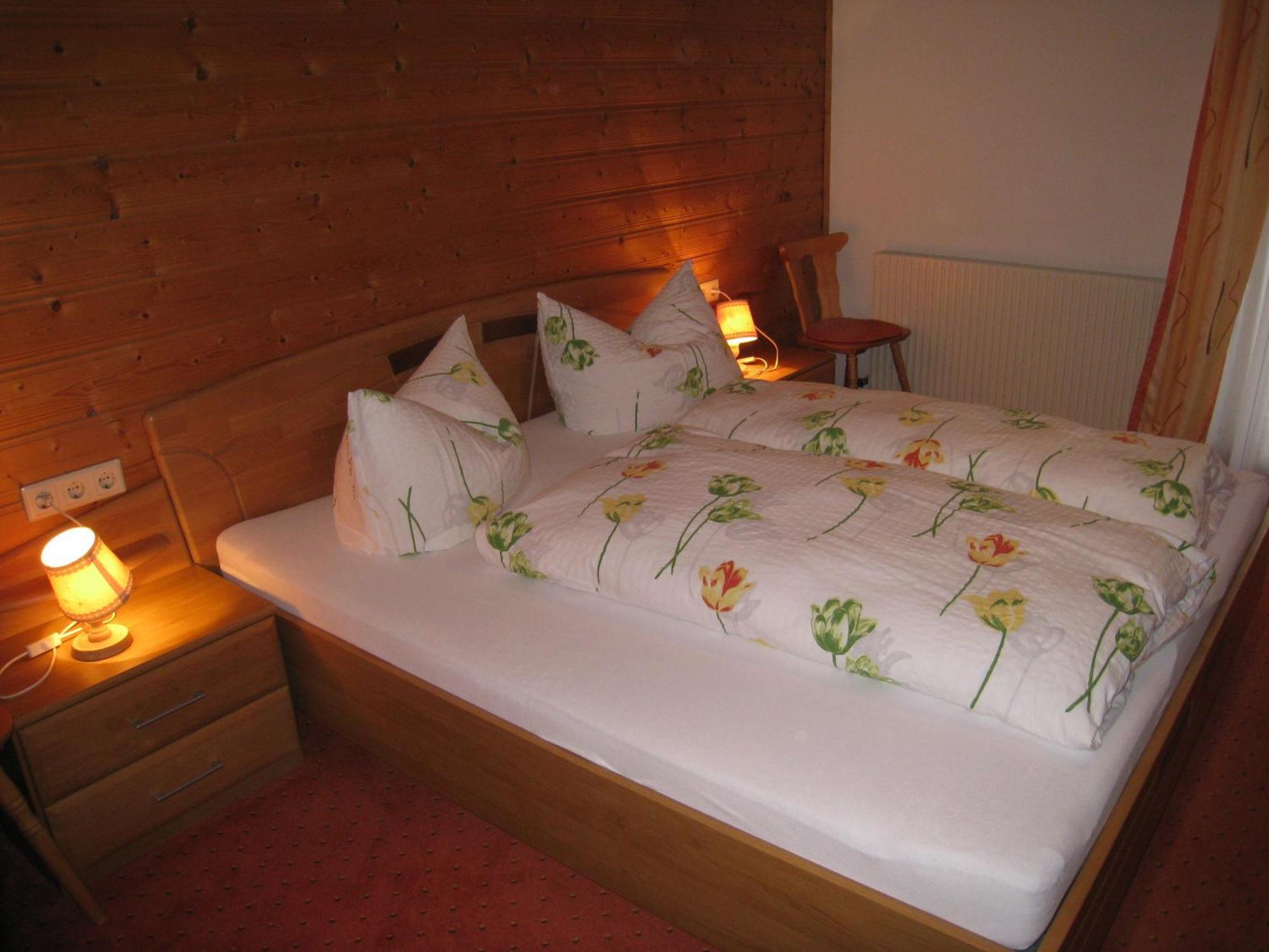 Haus Birgit Hotell Pettneu am Arlberg Eksteriør bilde