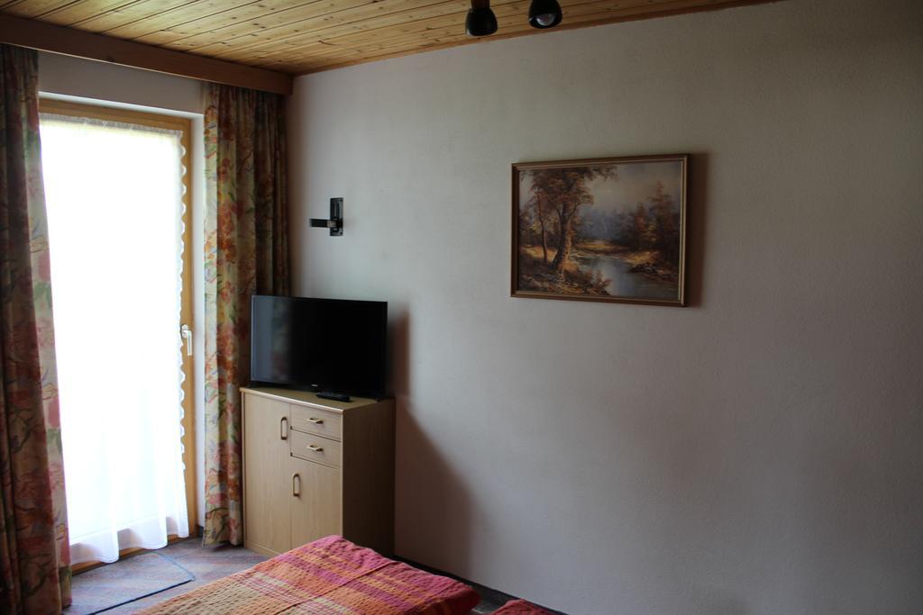 Haus Birgit Hotell Pettneu am Arlberg Eksteriør bilde