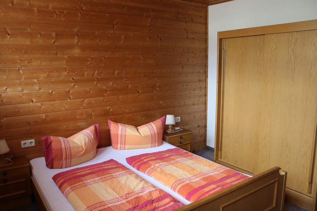 Haus Birgit Hotell Pettneu am Arlberg Eksteriør bilde
