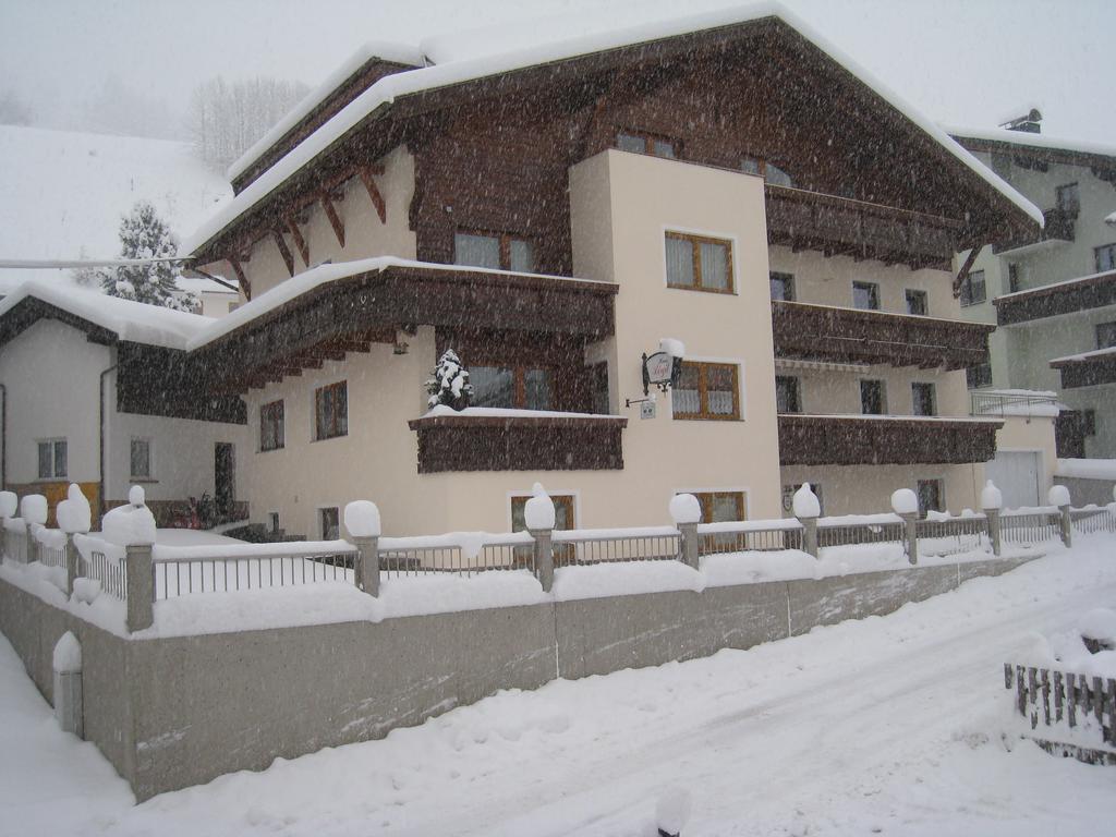 Haus Birgit Hotell Pettneu am Arlberg Eksteriør bilde