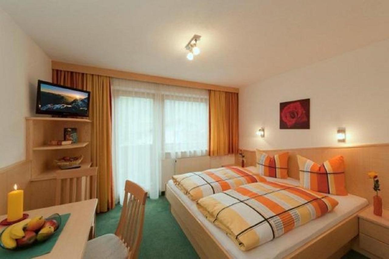 Haus Birgit Hotell Pettneu am Arlberg Eksteriør bilde